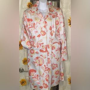 I Maddison spring trench coat. Size Large